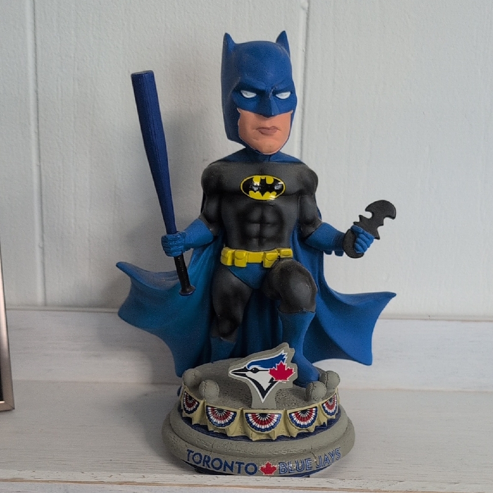 FOCO BATMAN TORONTO BLUE JAYS BOBBLEHEAD